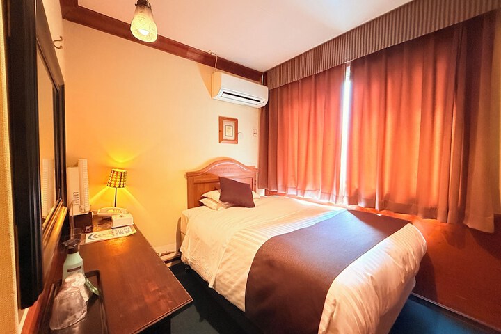 Room 25 of 67