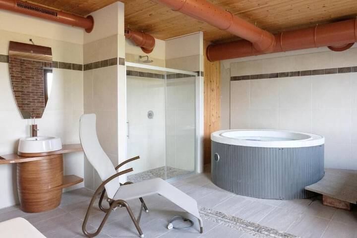 Spa 44 of 52