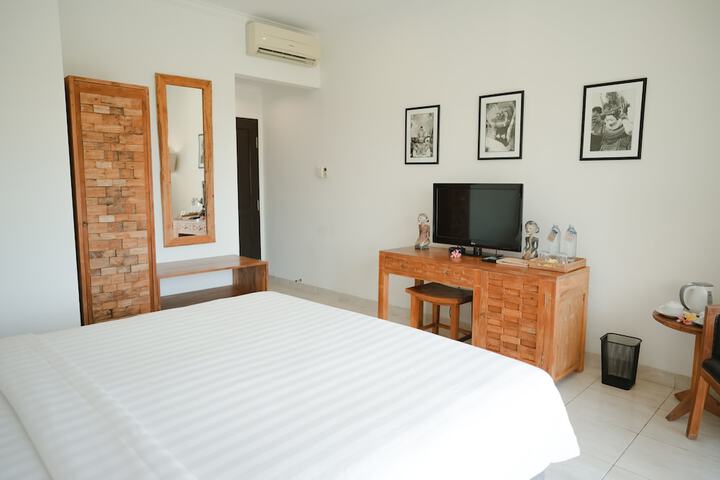 Room 2 of 98