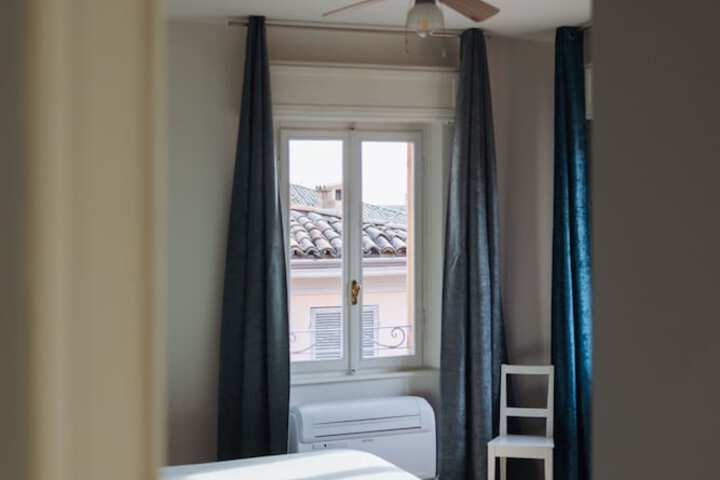 Room 53 of 179