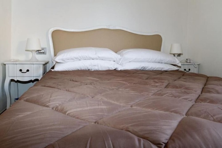 Room 3 of 44