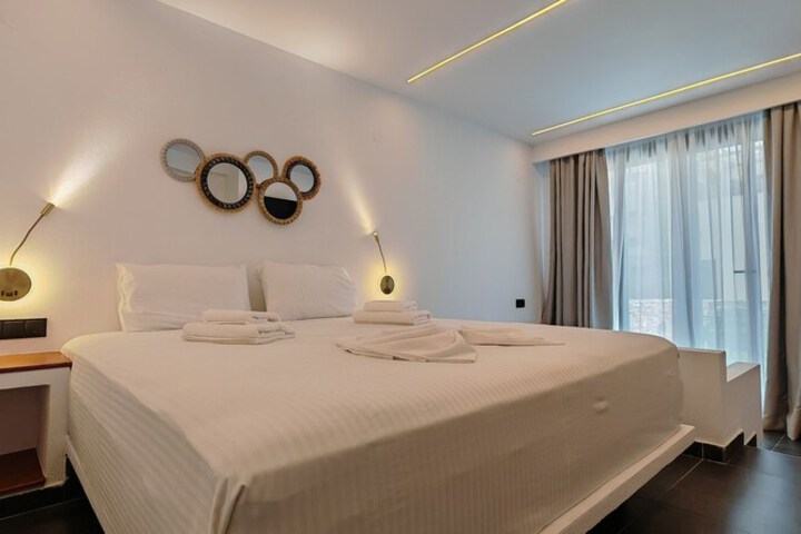 Room 36 of 102