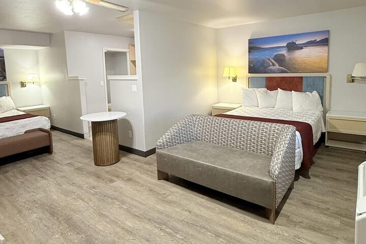 Room 33 of 54