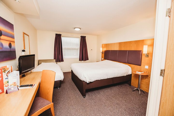 Room 7 of 35