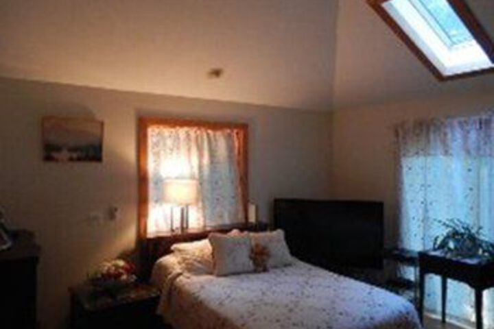 Room 10 of 28