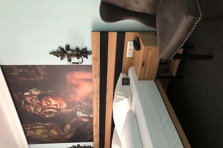 Room 5 of 21