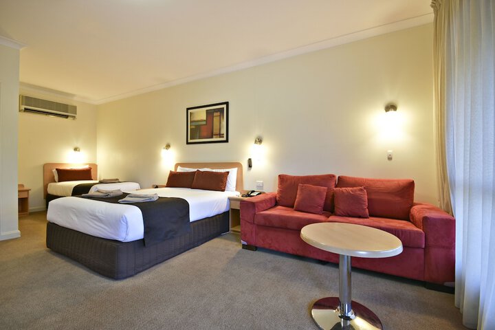 Room 10 of 46