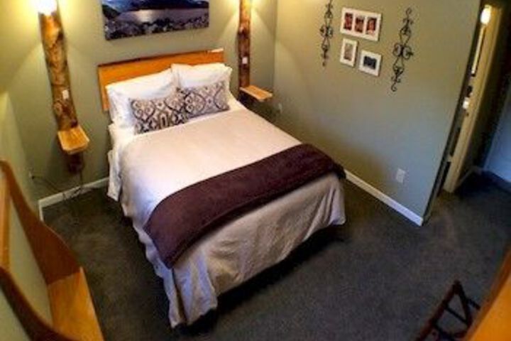 Room 12 of 19