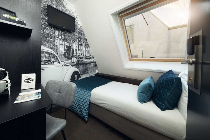 Room 3 of 25