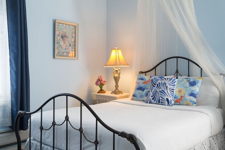 Room 33 of 67