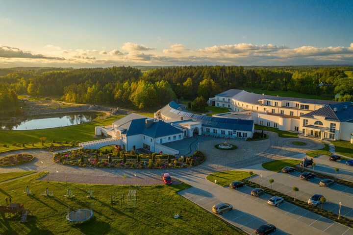 Exterior of Hotel Kiston