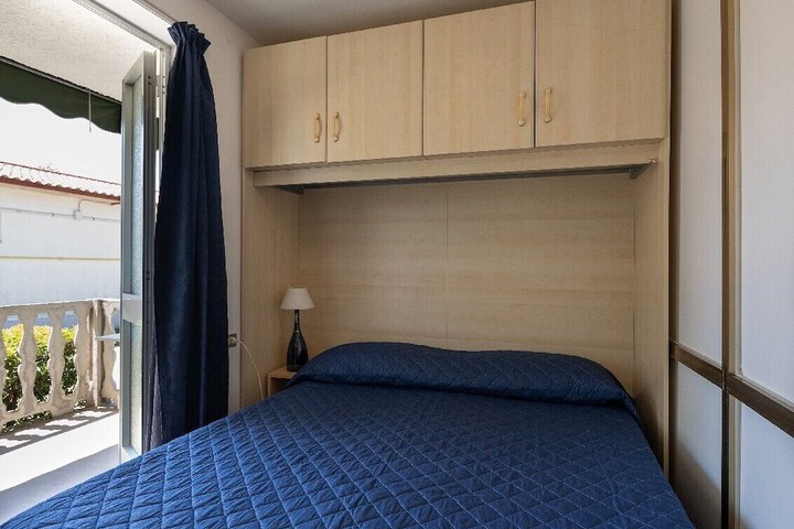 Room 6 of 91