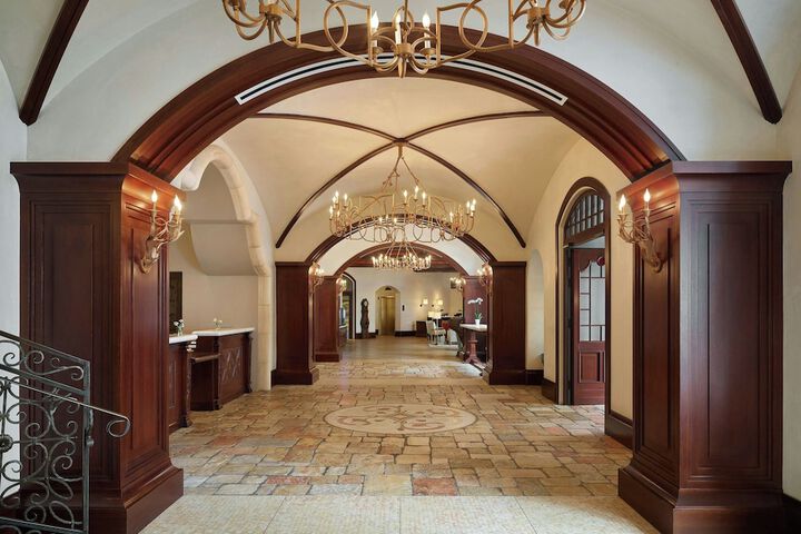 Guest Lobby