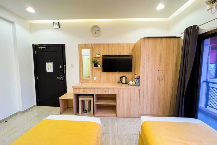 Room 33 of 43