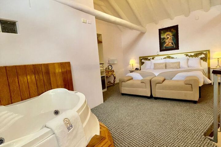 Room 4 of 65