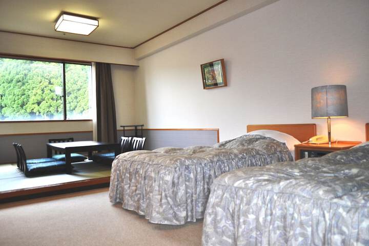 Room 8 of 49