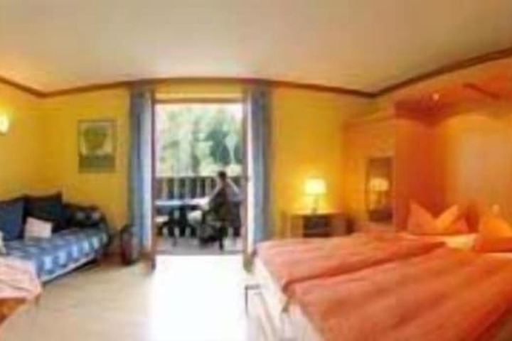 Room 4 of 21