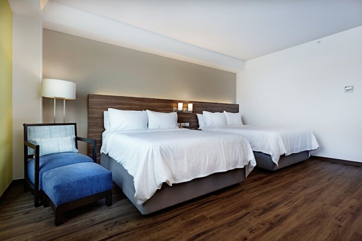 Room 10 of 67