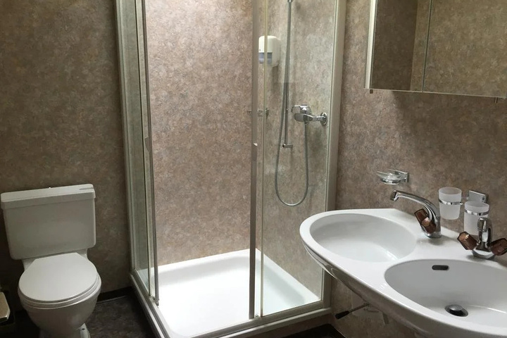 Room 6 of 20