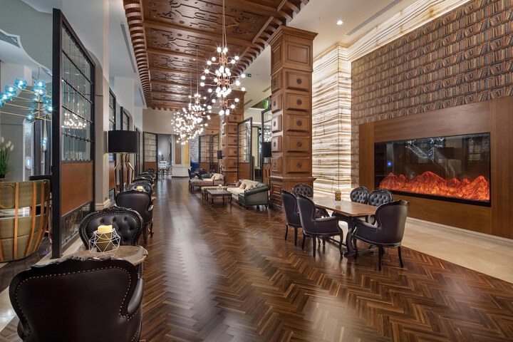 Entrance & Lobby