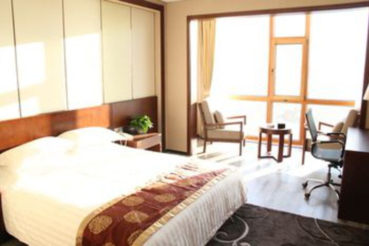 Room 17 of 27