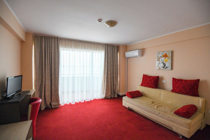 Room 8 of 23