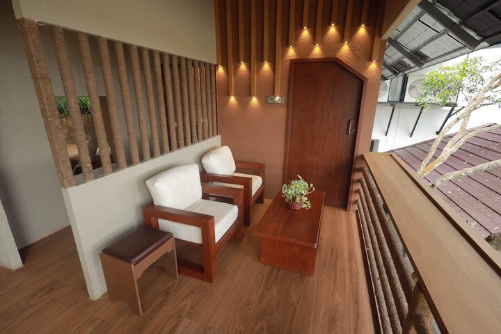 Room 4 of 7