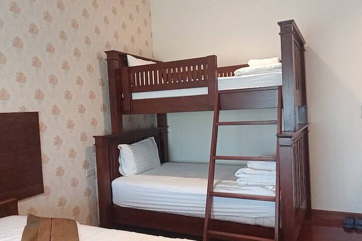Room 46 of 172