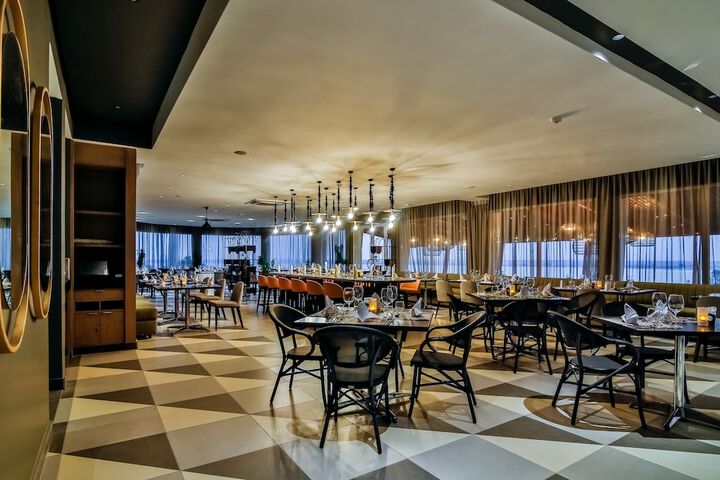 Dining 83 of 161