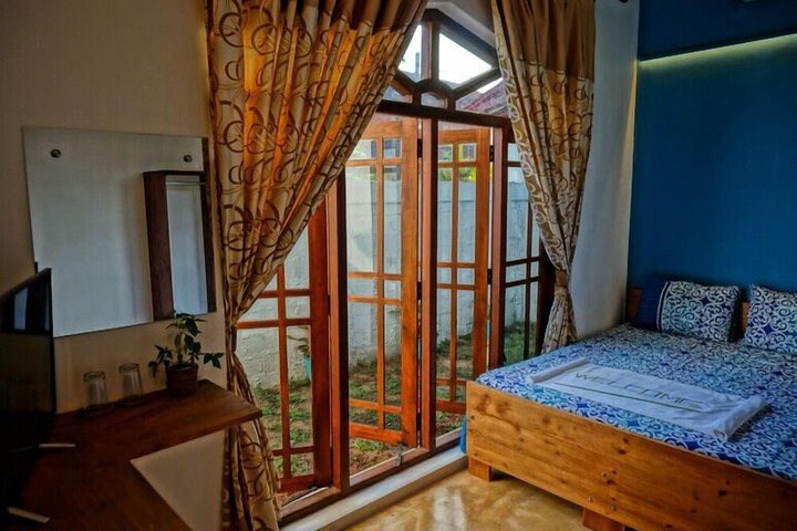 Room 8 of 30