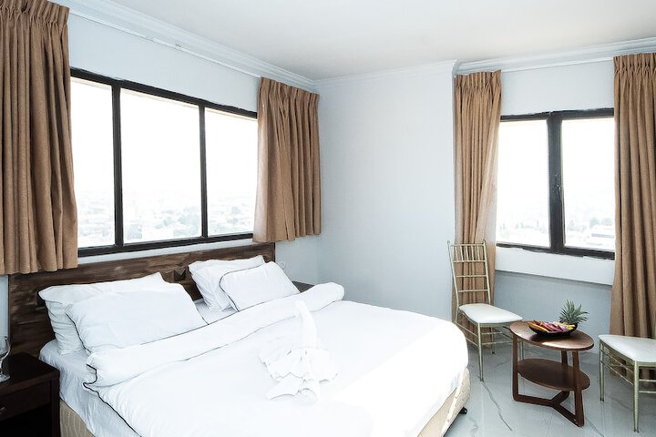 Room 46 of 123