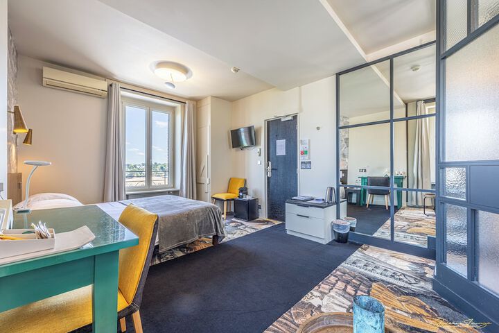 Room 49 of 117