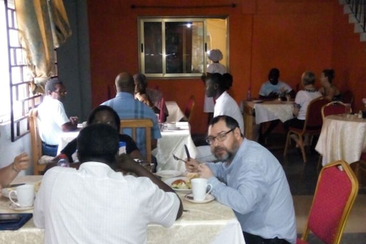 Dining 9 of 16