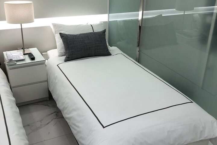 Room 6 of 68
