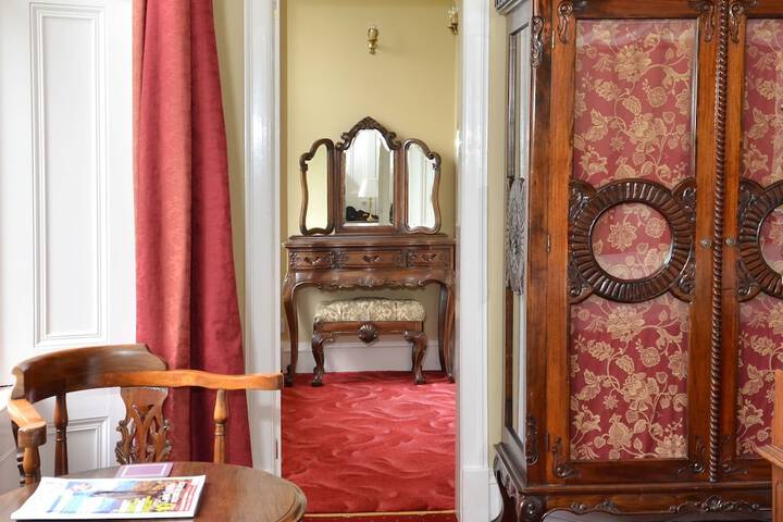 Room 3 of 26
