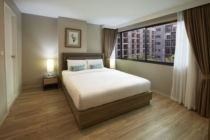 Room 32 of 40