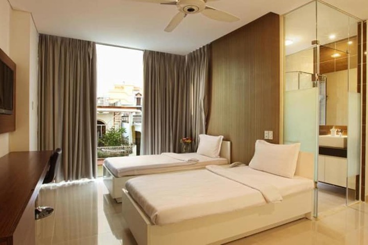 Room 3 of 36