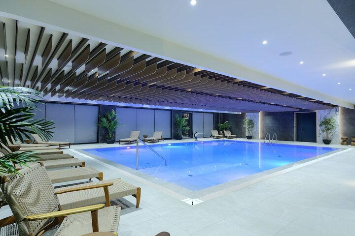 Pool 60 of 103