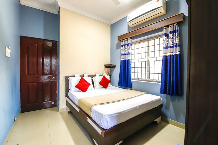 Room 9 of 33