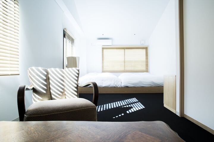 Room 3 of 38