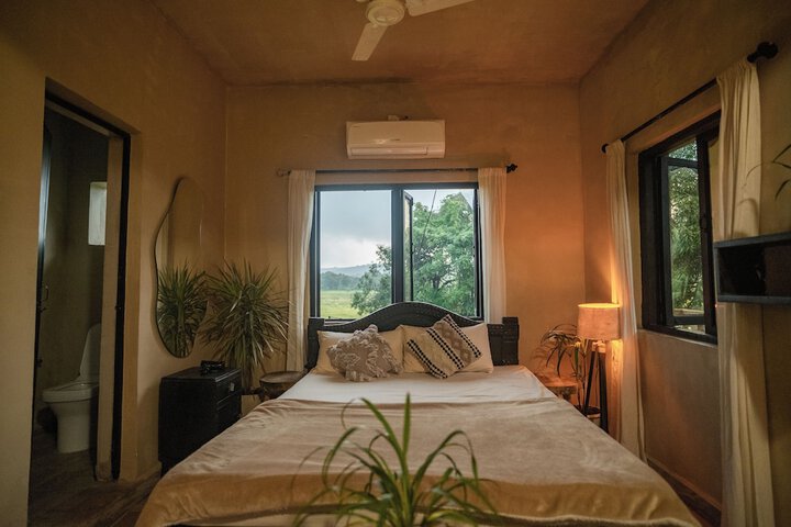 Room 5 of 34