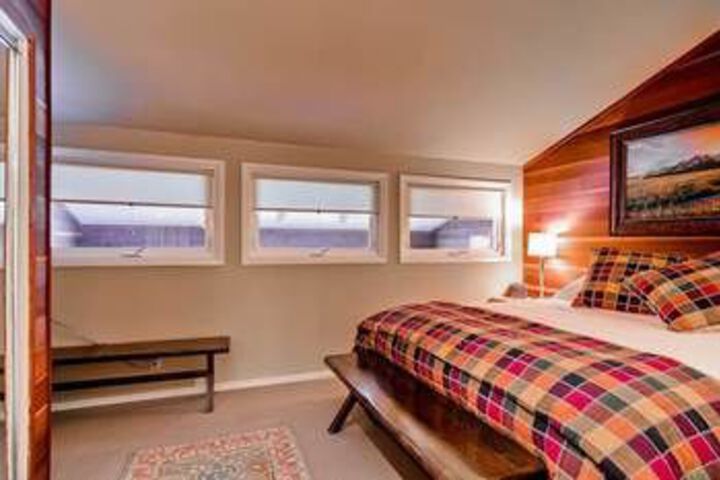 Room 16 of 34