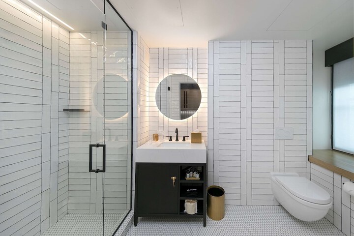 Bathroom shower