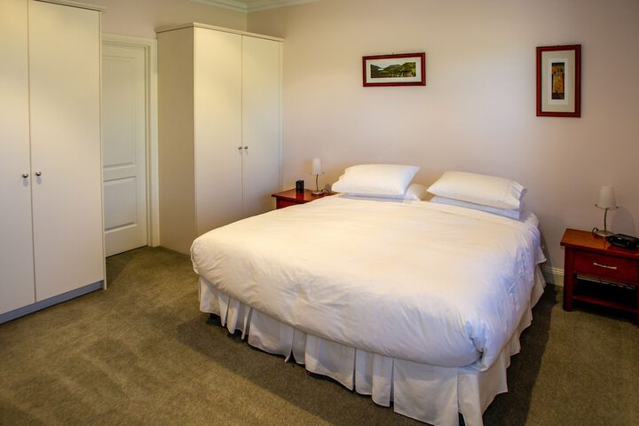 Room 2 of 36