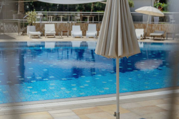 Pool 40 of 88