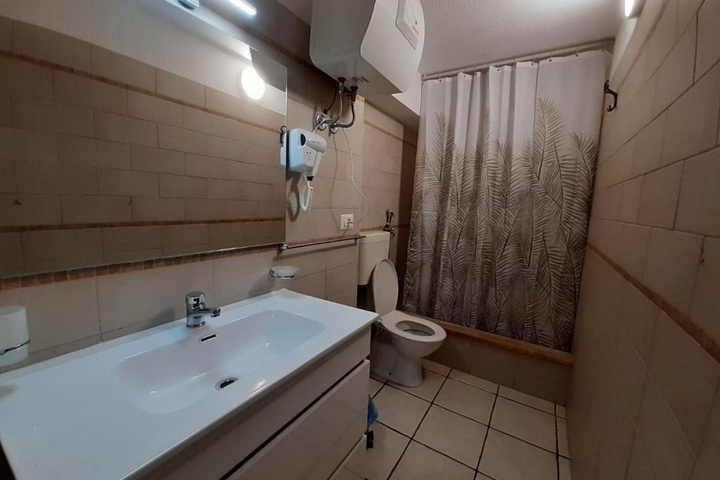 Room 9 of 20