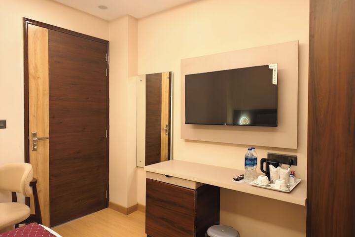 Room 37 of 73
