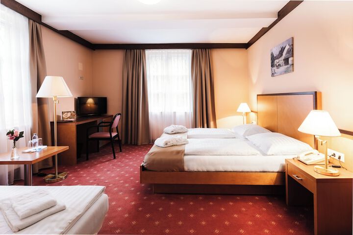 Room 9 of 23