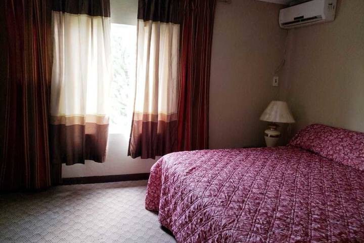 Room 5 of 18