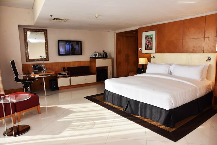 Room 27 of 64
